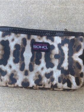 London Soho leopard wallet